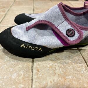 Butora Kids climbing shoes
